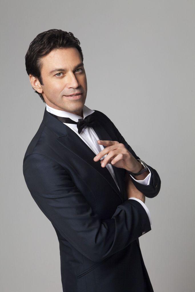 Ο Μάριος Φραγκούλης τραγουδάει για τον έρωτα στο Μέγαρο Μουσικής