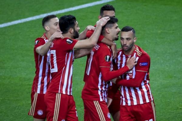 «Μαχαιριά» στο 89′, αλλά ζωντανός για πρόκριση ο Ολυμπιακός