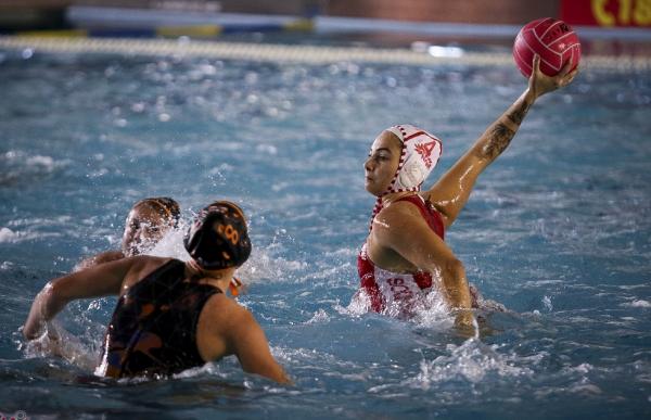 Κύπελλο πόλο γυναικών: Στον τελικό ο Ολυμπιακός, «έπνιξε» τον Νηρέα