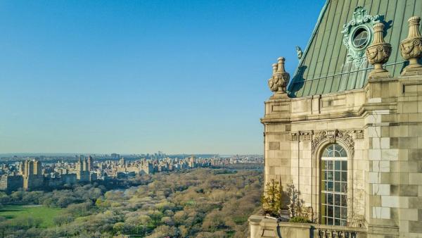 Το ξενοδοχείο Pierre ενώνει την Νέα Υόρκη με την Άπω Ανατολή