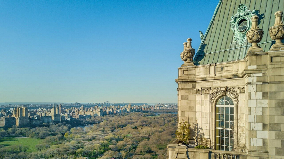 Το ξενοδοχείο Pierre ενώνει την Νέα Υόρκη με την Άπω Ανατολή