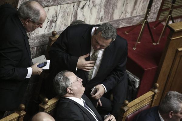 Τα απειλητικά SMS του Καμμένου στον Κοτζιά: «Αλήτη, μαζέψου γιατί θα σε τελειώσω»