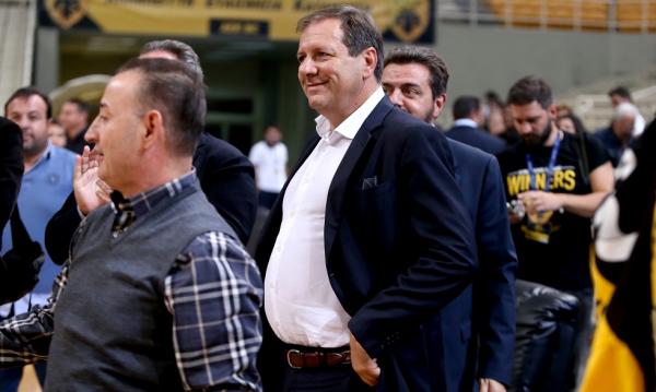 Δίπλα στην ΑΕΚ και στη Βραζιλία ο Μάκης Αγγελόπουλος