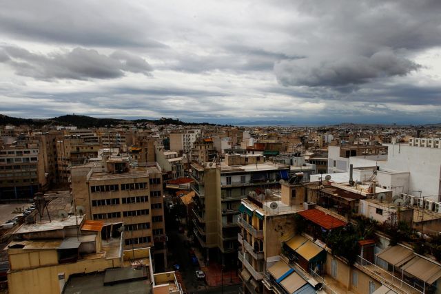 Telegraph: Μαζικές εξώσεις λόγω AirBnB και «χρυσής βίζας» στην Αθήνα