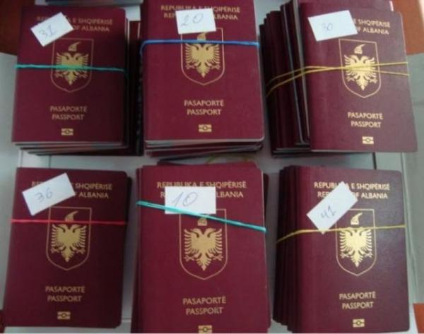 Θησείο : Περίεργη κλοπή αλβανικών διαβατηρίων από διπλωματικό όχημα