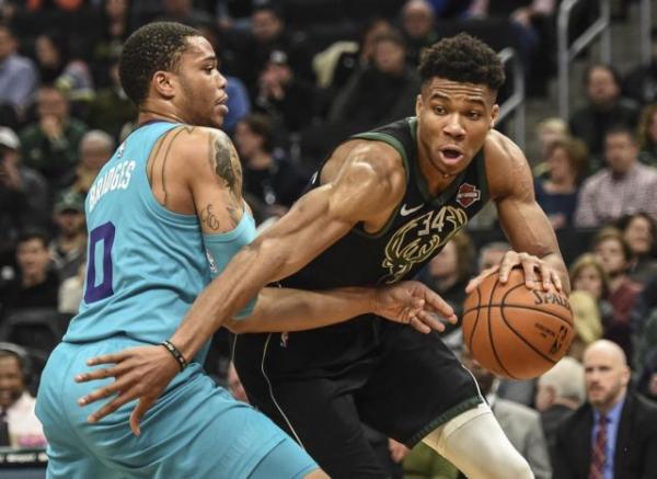 Για 6η φορά παίκτης της εβδομάδας στην Ανατολή ο Αντετοκούνμπο