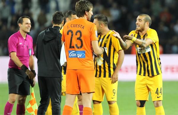 Επικές αναρτήσεις από Βέλεθ, Τζανακάκη και Κουέστα