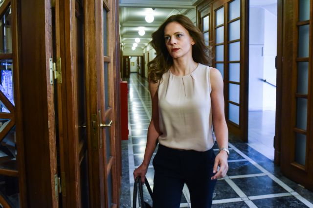 Πανηγυρισμοί Αχτσιόγλου για την αύξηση του κατώτατου μισθού