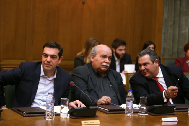 Tsipras to  Voutsis: 'I am not being blackmailed'