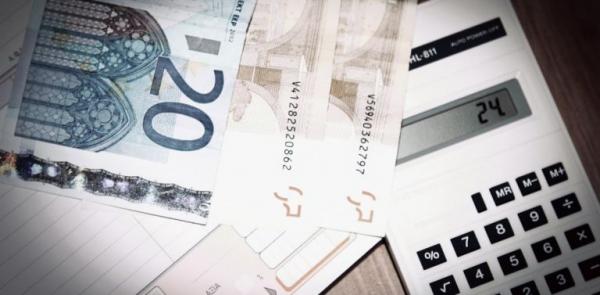 Εκθεση Κομισιόν: Κίτρινες κάρτες, προειδοποιήσεις και το ρίσκο της δόσης