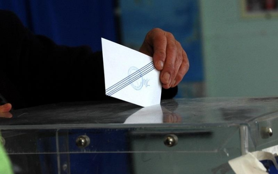 Σε ρυθμούς εκλογών το ΥΠΕΣ: Αγοράζει φακέλους, φύλλα ψηφοδελτίων και παραβάν