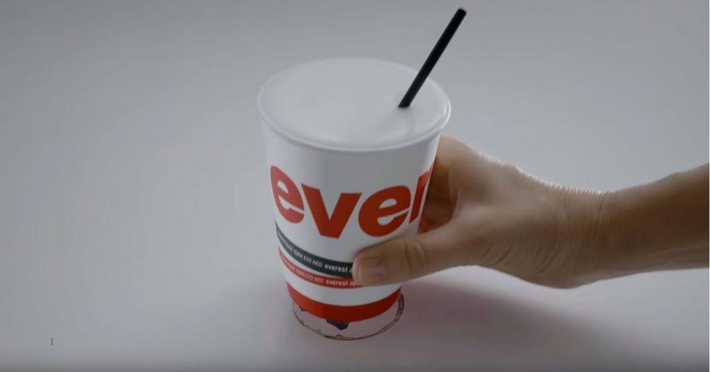 Η 1η ελληνική αλυσίδα εστίασης που καταργεί το πλαστικό καλαμάκι