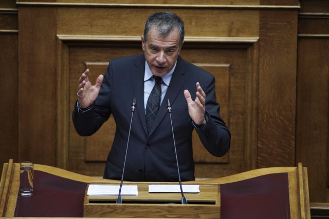 Θεοδωράκης: Μια Βουλή στην οποία επικρατεί αποκλειστικά το κομματικό συμφέρον