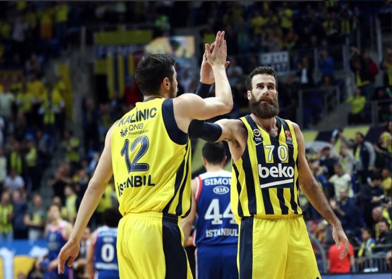 Με σούπερ Σλούκα η Φενέρμπαχτσε παρέσυρε και την Εφές