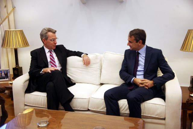 Συζήτηση εφ’ όλης της ύλης μεταξύ Mητσοτάκη – Πάιατ