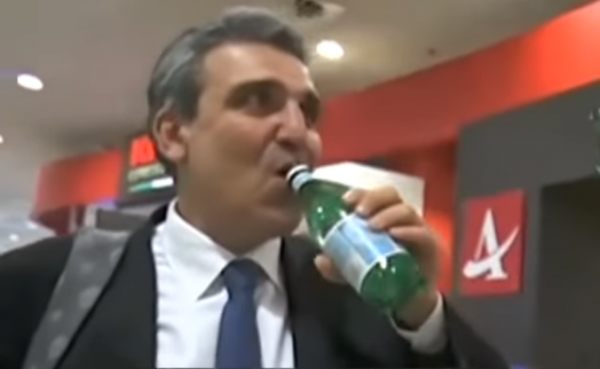 «Πάρτι» στο Twitter για τον Φωκά και τη γκαζόζα