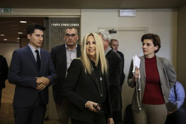 Gennimata: Movement for Change ‘at war with Tsipras and his cabal’