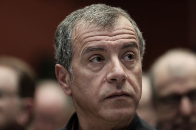 Θεοδωράκης: Διπλή η ανηθικότητα των έξι – Δεν εκπροσωπούν τους πολίτες και δίνουν λευκή επιταγή στην κυβέρνηση