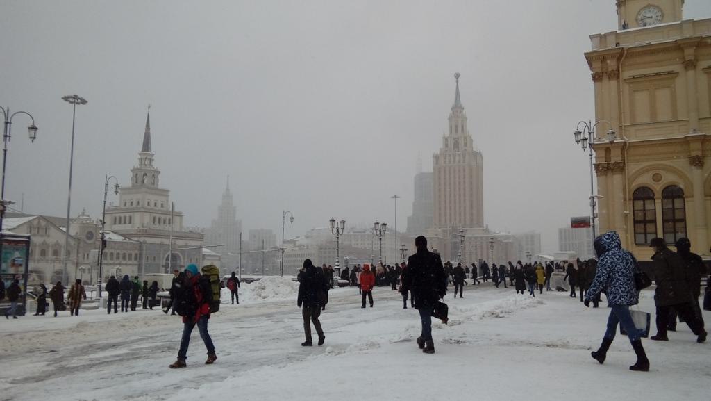 Ρεκόρ χιονόπτωσης με ακυρώσεις δεκάδων πτήσεων στη Ρωσία