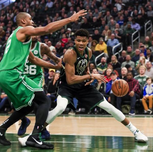 Διπλή η θέση του Αντετοκούνμπο στο Top 10