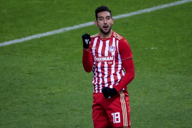 Ολυμπιακός: Το μήνυμα του Χασάν και η συλλεκτική μπάλα του χατ τρικ