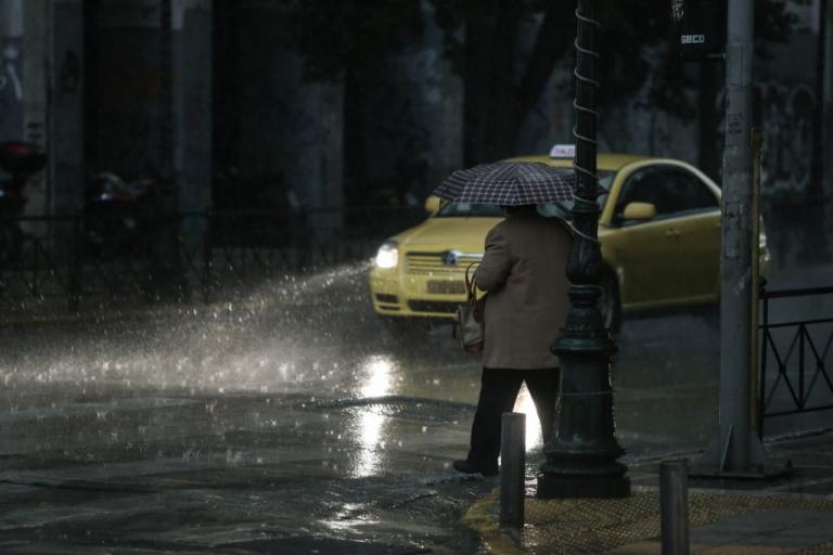 Σε «κλοιό» κακοκαιρίας η χώρα – Χιόνια, βροχές και καταιγίδες την Πέμπτη
