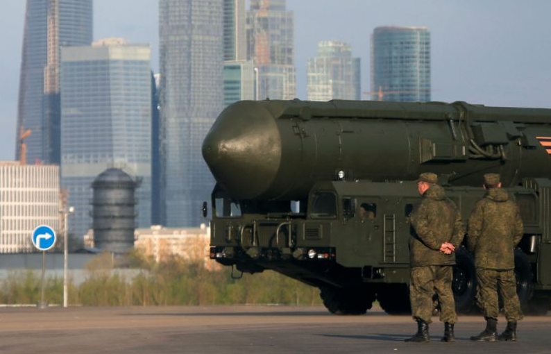 Ρωσία: Ο υπουργός Άμυνας ανακοίνωσε την ανάπτυξη νέων πυραύλων μετά την αναστολή συμμετοχής στην INF