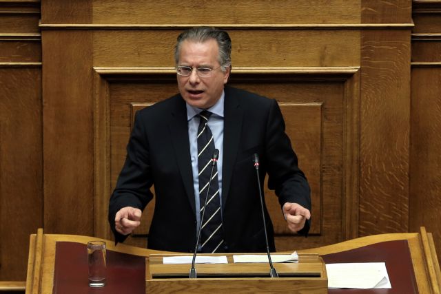 Κουμουτσάκος: Πρόκληση που υπονομεύει την επίσκεψη Τσίπρα η επικήρυξη των 8 στρατιωτικών