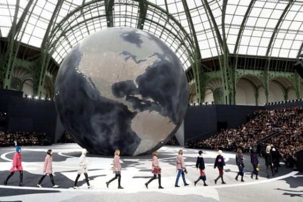 Το πρώτο show της Chanel χωρίς τον Κάρλ Λάγκερφελντ