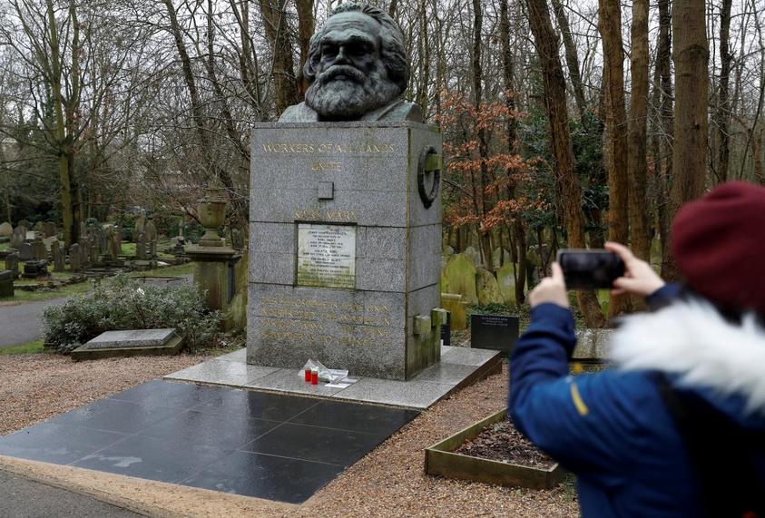 Βρετανία: Δεύτερη φορά εντός δύο εβδομάδων βεβηλώθηκε ο τάφος του Καρλ Μαρξ
