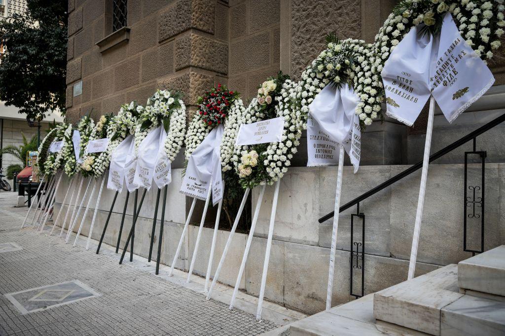 Το τελευταίο αντίο στον Βασίλη Κόκκινο