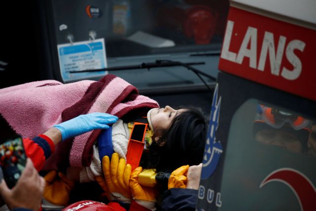Τουρκία: 5χρονο κορίτσι ανασύρθηκε ζωντανό 18 ώρες μετά την κατάρρευση κτιρίου