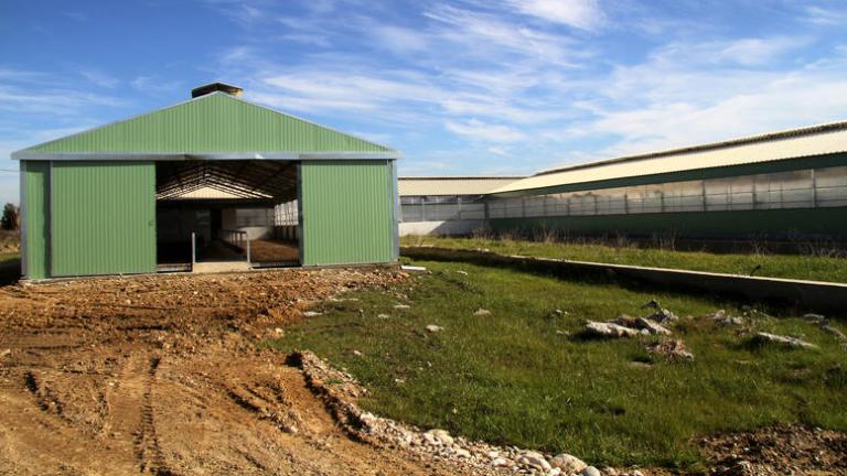 ΚΕΕΡΦΑ: Καταγγελίες για ρατσισμό σε αστυνομικά τμήματα και τρομοκρατία από εργοδότη στη Λάρισα