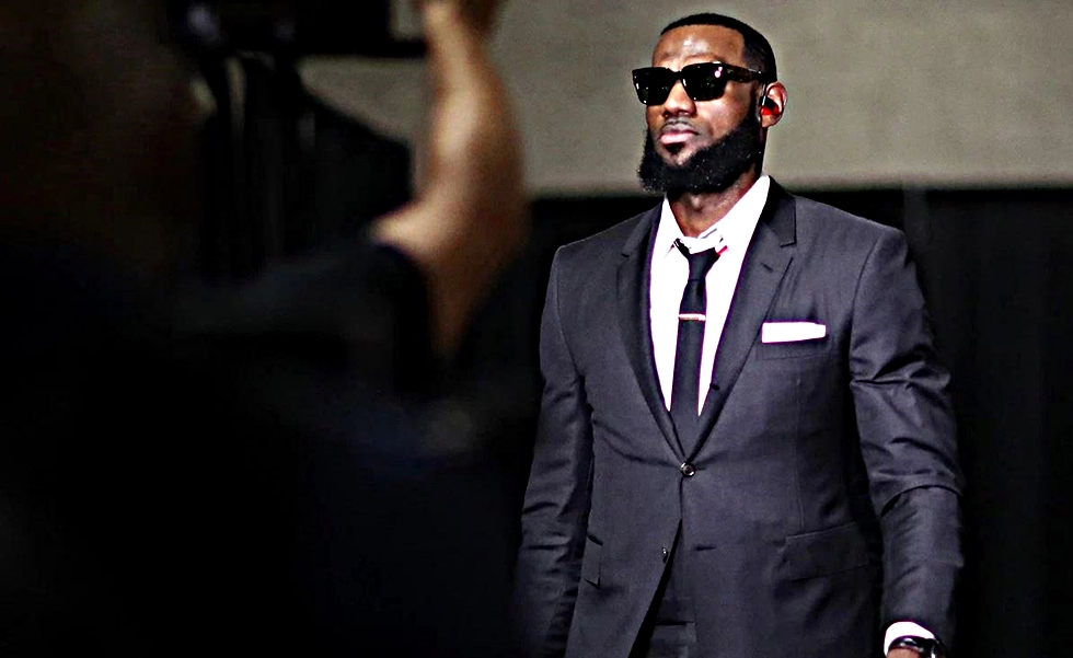 ΛεΜπρόν: «Δεν ήρθα για να κάθομαι εκτός φορώντας κοστούμι»