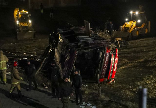 Σκόπια : Αυξήθηκαν στους 14 οι νεκροί από την ανατροπή του λεωφορείου