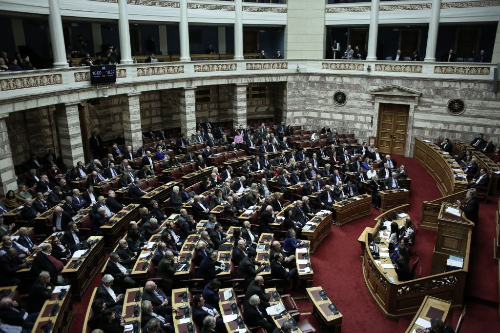 Βουλή: Σε εξέλιξη η συζήτηση για τη Συνταγματική αναθεώρηση
