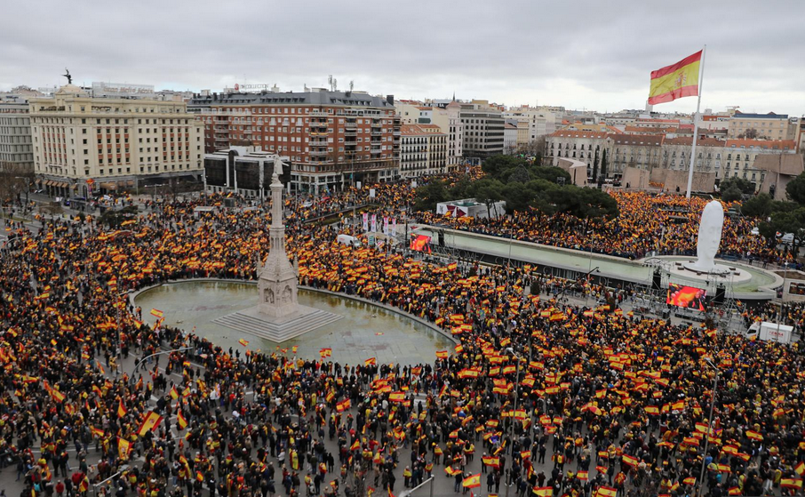 Μαδρίτη: Διαδήλωση κατά του Σάντσεθ και κατά των υποστηρικτών της απόσχισης της Καταλονίας