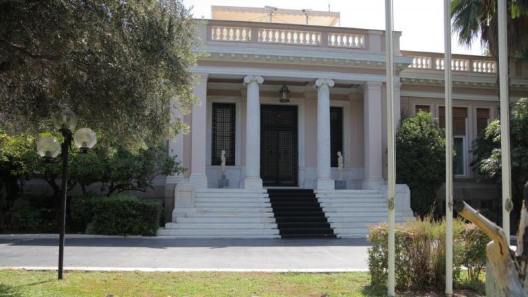 Σκληρά παζάρια Μαξίμου με τραπεζίτες για την πρώτη κατοικία