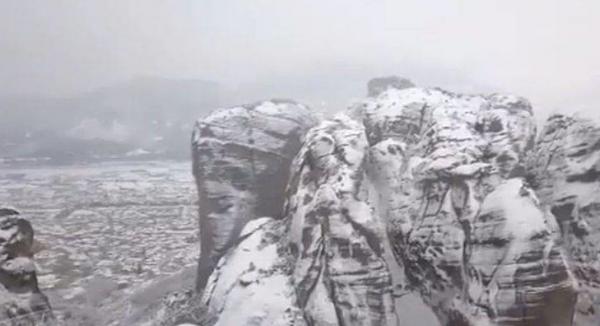 Εκπληκτικό βίντεο από τα χιονισμένα Μετέωρα