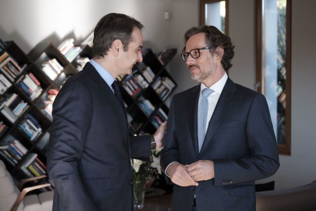 Mitsotakis pursues closer business ties with Germany