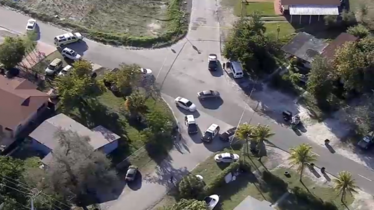 Πυροβολισμοί στο Ιλινόι: Πολλοί τραυματίες μετά από επίθεση αγνώστου σε εταιρεία