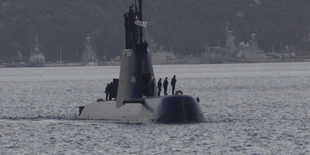 Πυρκαγιά ξέσπασε στον Ναύσταθμο Σαλαμίνας