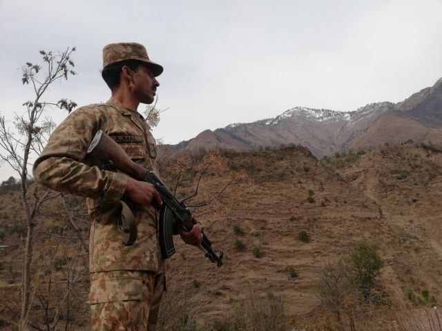 «Προληπτικό πλήγμα» με στόχο στρατόπεδο τζιχαντιστών πραγματοποίησε η Ινδία στο Πακιστάν