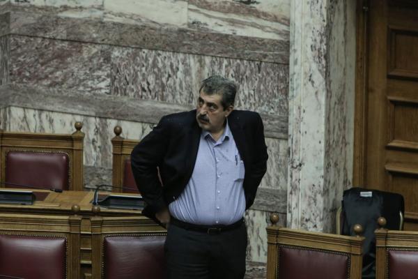 Κυβέρνηση Πολάκη: Ασυλία από Μαξίμου, αποθέωση από υπουργούς