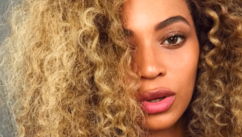 Φωτιά στα κόκκινα η Μπιγιονσέ!