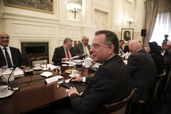 Αντιπολίτευση : Να μην δεσμεύσουν την χώρα για σοβαρά θέματα εξωτερικής πολιτικής