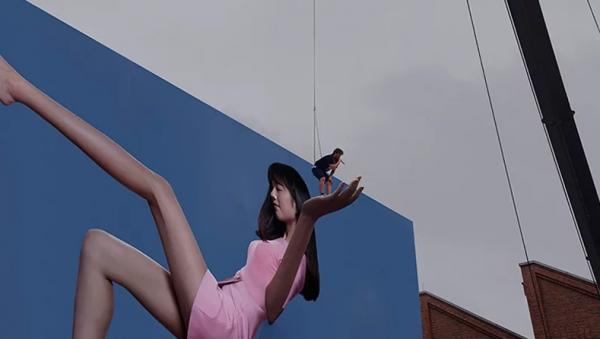 Πρωτότυπη εναέρια σκηνή φιλοξενεί συναυλίες