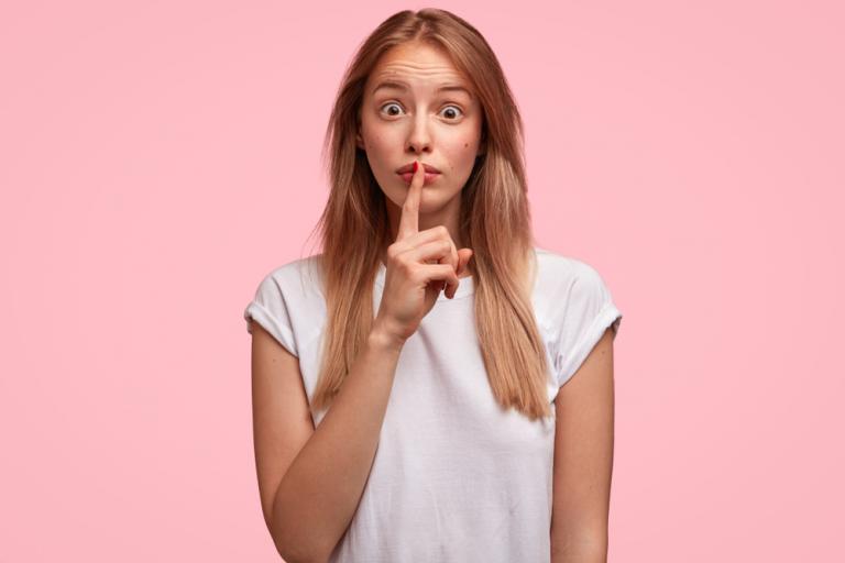 Τα μυστικά που μας προκαλούν ντροπή, κάνουν κακό στην ψυχική υγεία