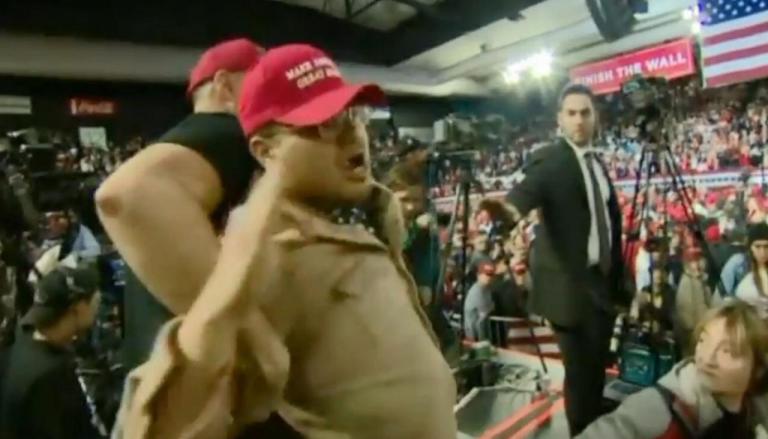 Διαμαρτυρία του BBC στον Λευκό Οίκο για την επίθεση στον δημοσιογράφο του