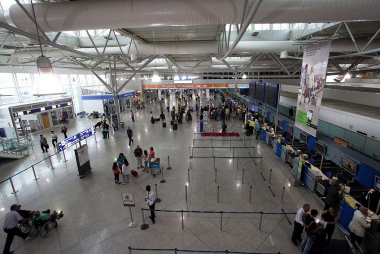 «Ελευθέριος Βενιζέλος»: Σύλληψη Βραζιλιάνου που είχε καταπιεί ποσότητα κοκαΐνης